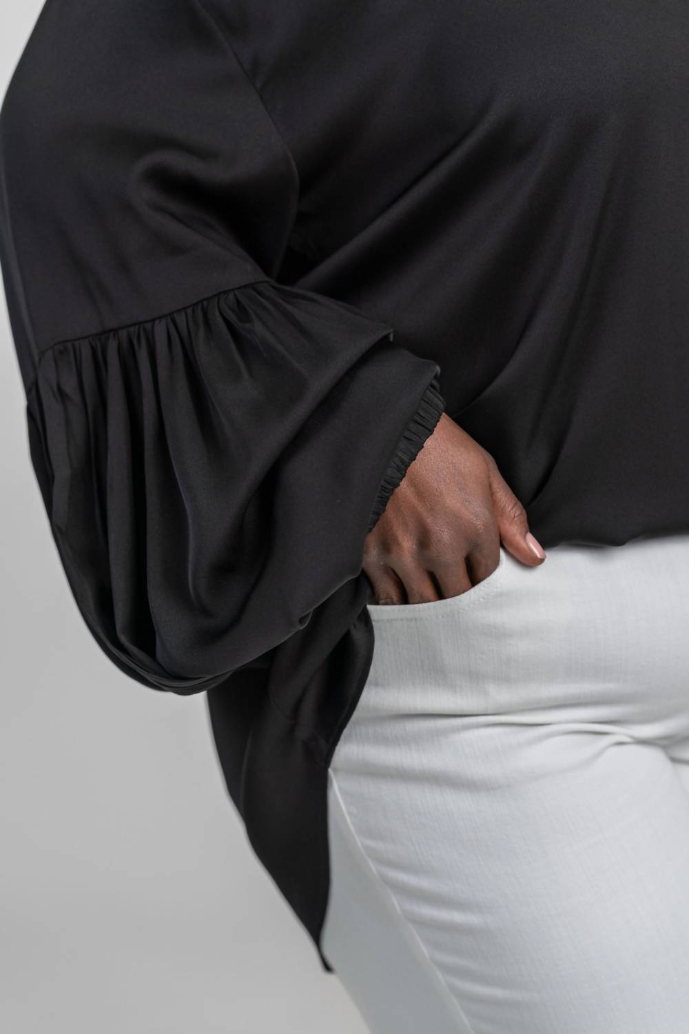 Nouvelle / Silk95Five - Como V-neck Blouse - Plus