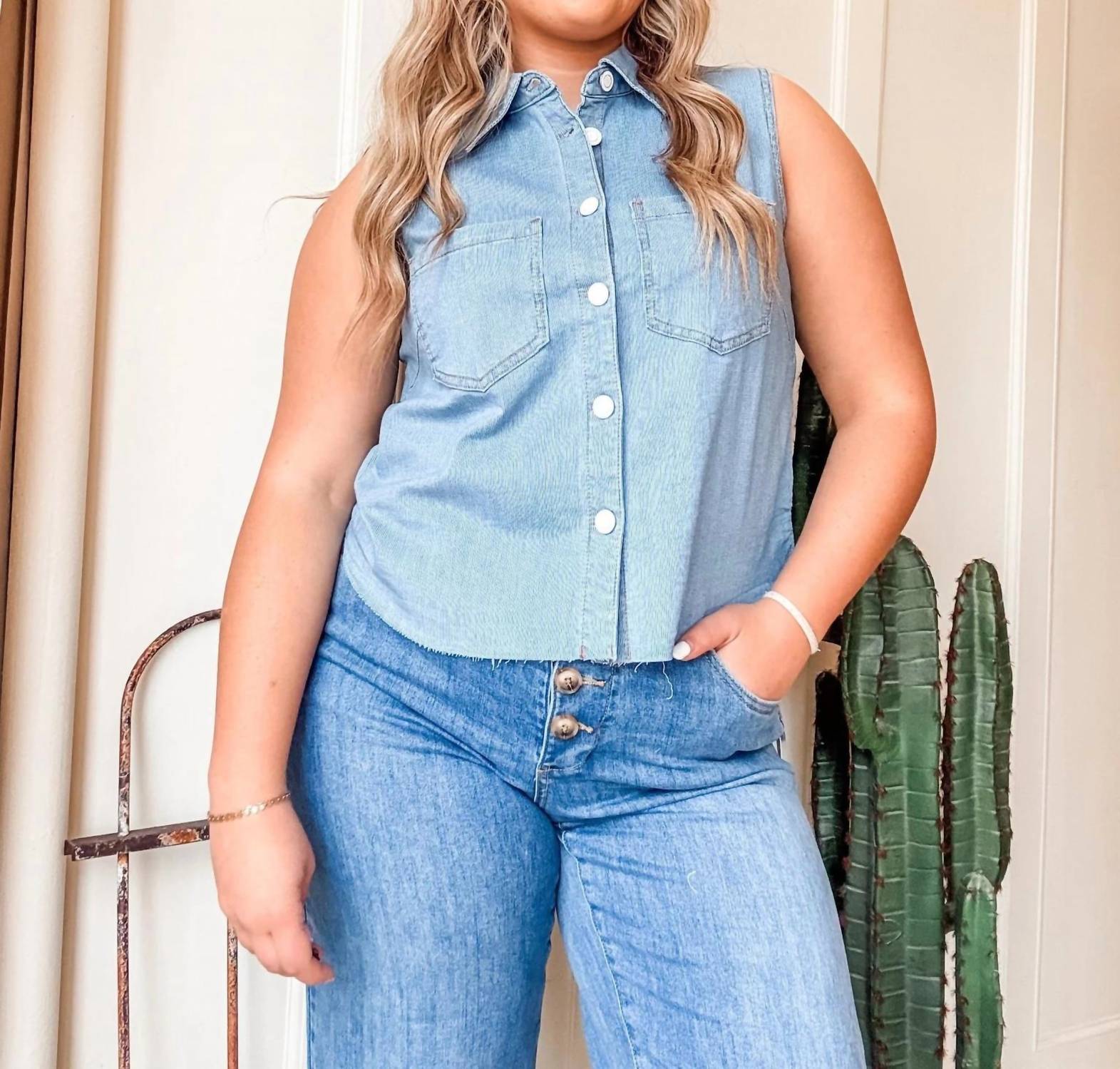 Tribal - Crop Sleeveless Denim Button Down Shirt