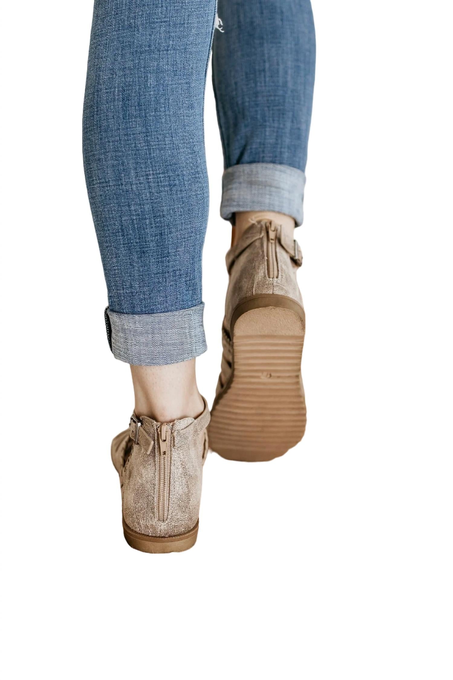 Very G - Women's Commodus Gladiator Sandals
