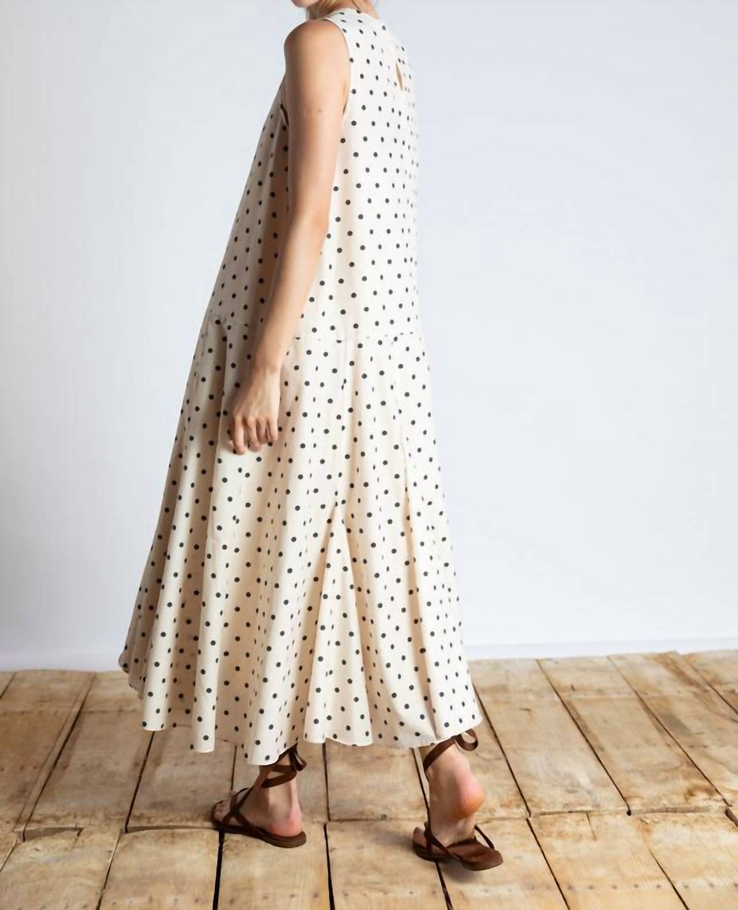 Psophia - Empire Waist Sleeveless Dress