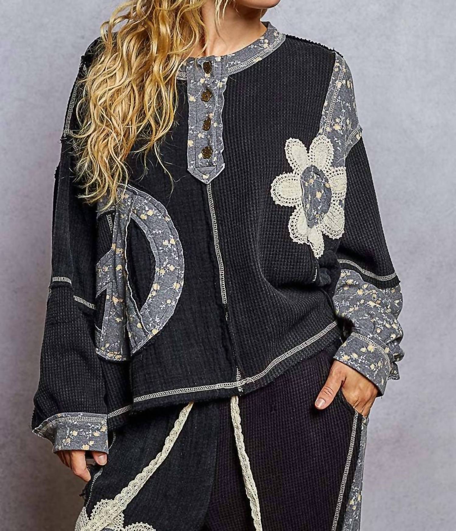 Pol - Crew Neck Peace Patch Floral Knit Top