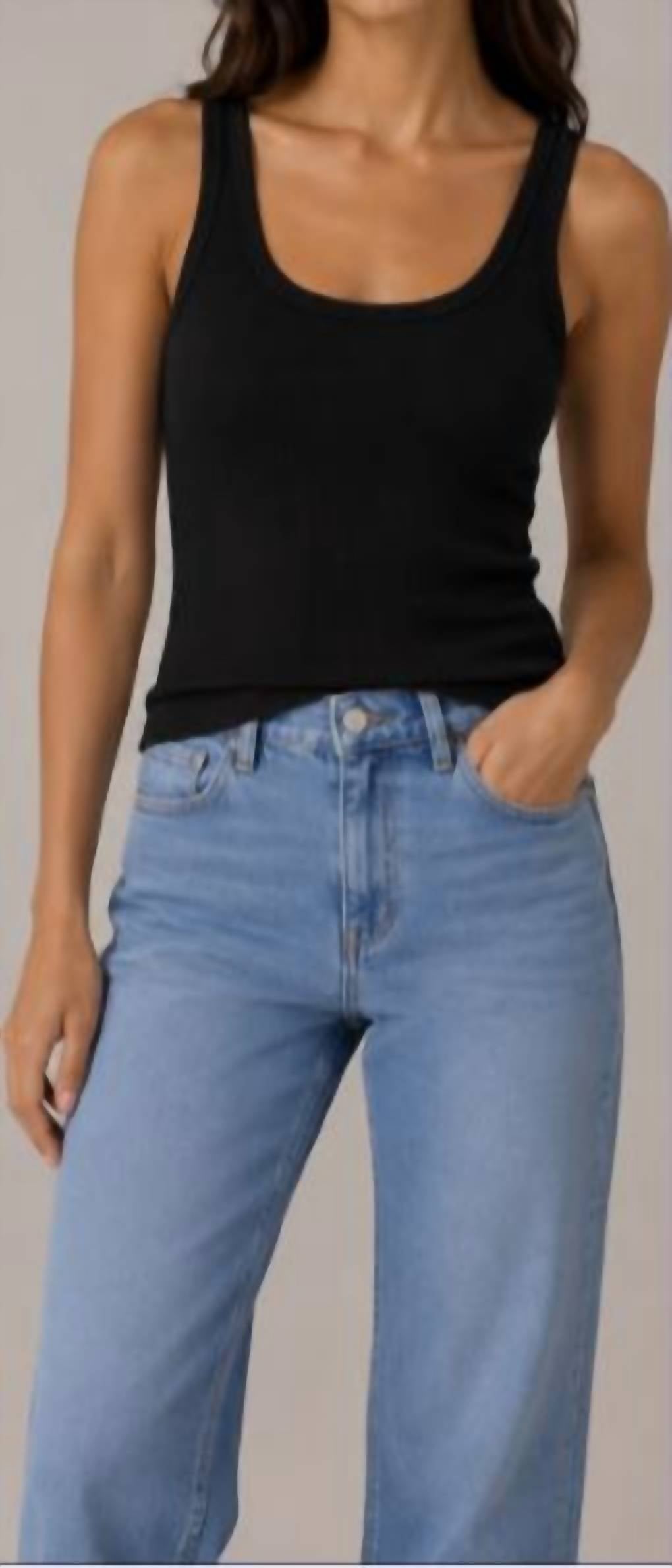 Mila Los Angeles - Ribbed Scoop Tank