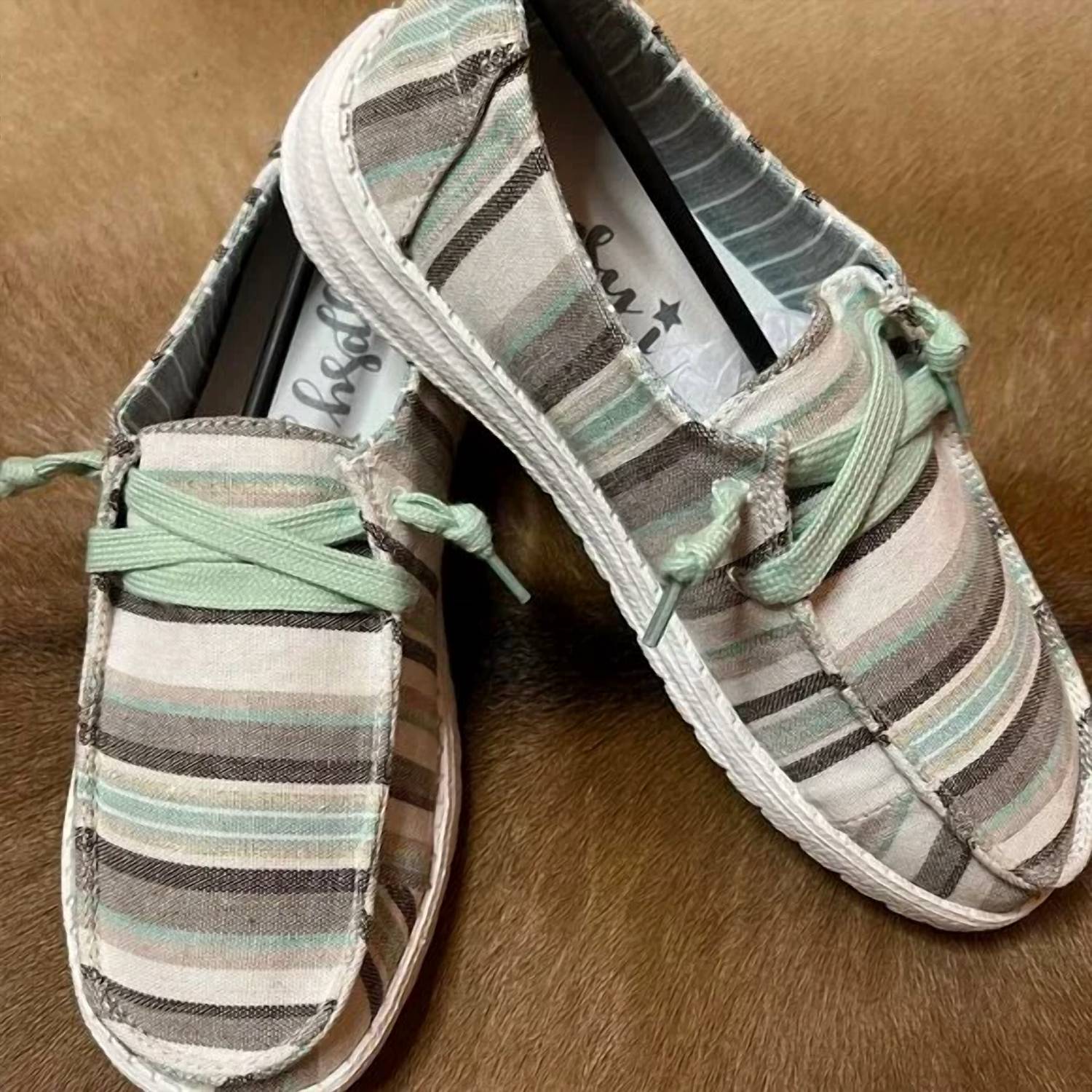 Very G - Women's Solona Loafer