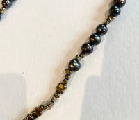 Mela Jewellery - Women's V Lupi Peacock Pearl Necklace