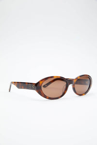CAROLINE BK SUNGLASSES WITH CHAIN