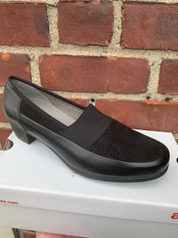 Ara Women's Berta Shoes in black - women's flats