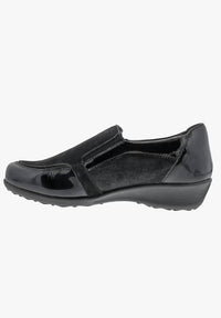 Drew - Women's Padua Flats
