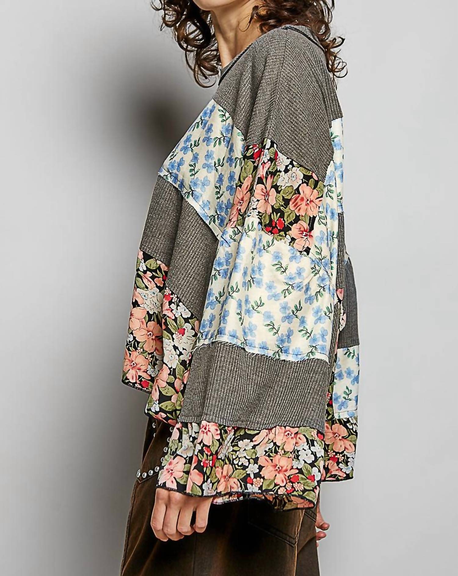 POL Floral Print Top in gray - women's long sleeve top - alternate view
