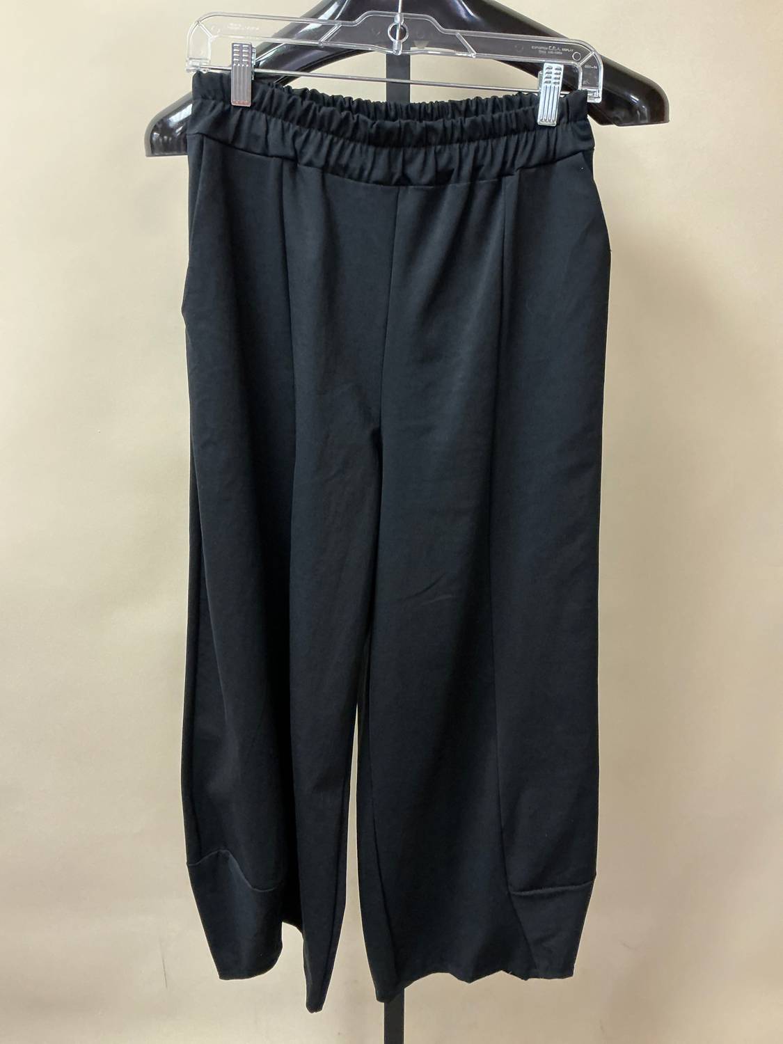 Yolly Elastic Waist Pocket Pants in black - women's pants - detail view