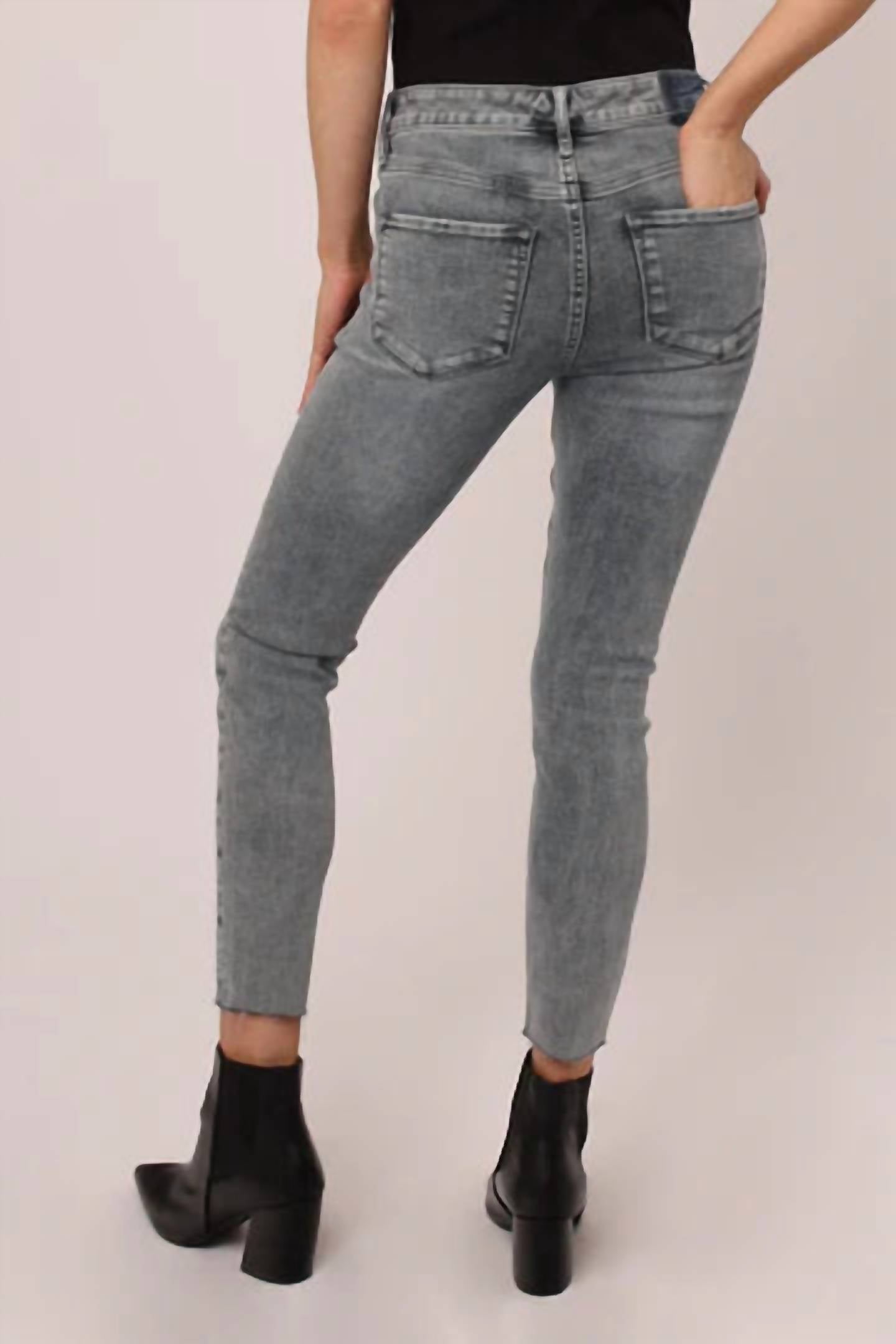 Gisele Classic Mid Rise Skinny Jean