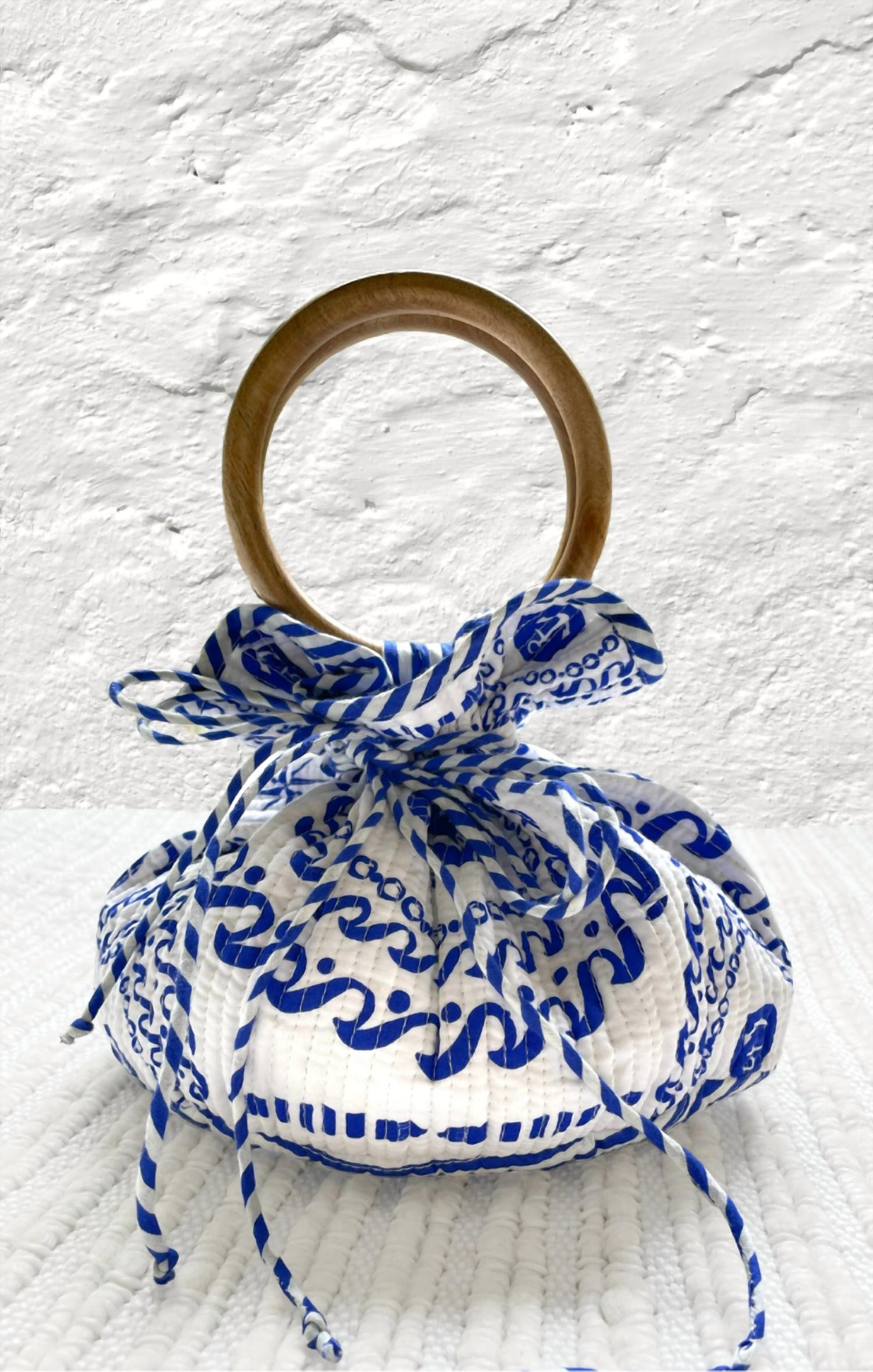BEYOND by Vera Women's Bella Bucket Bag in sail away navy - women's bag
