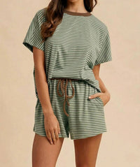 Anniewear - Loose Fit Stripe Knit Top
