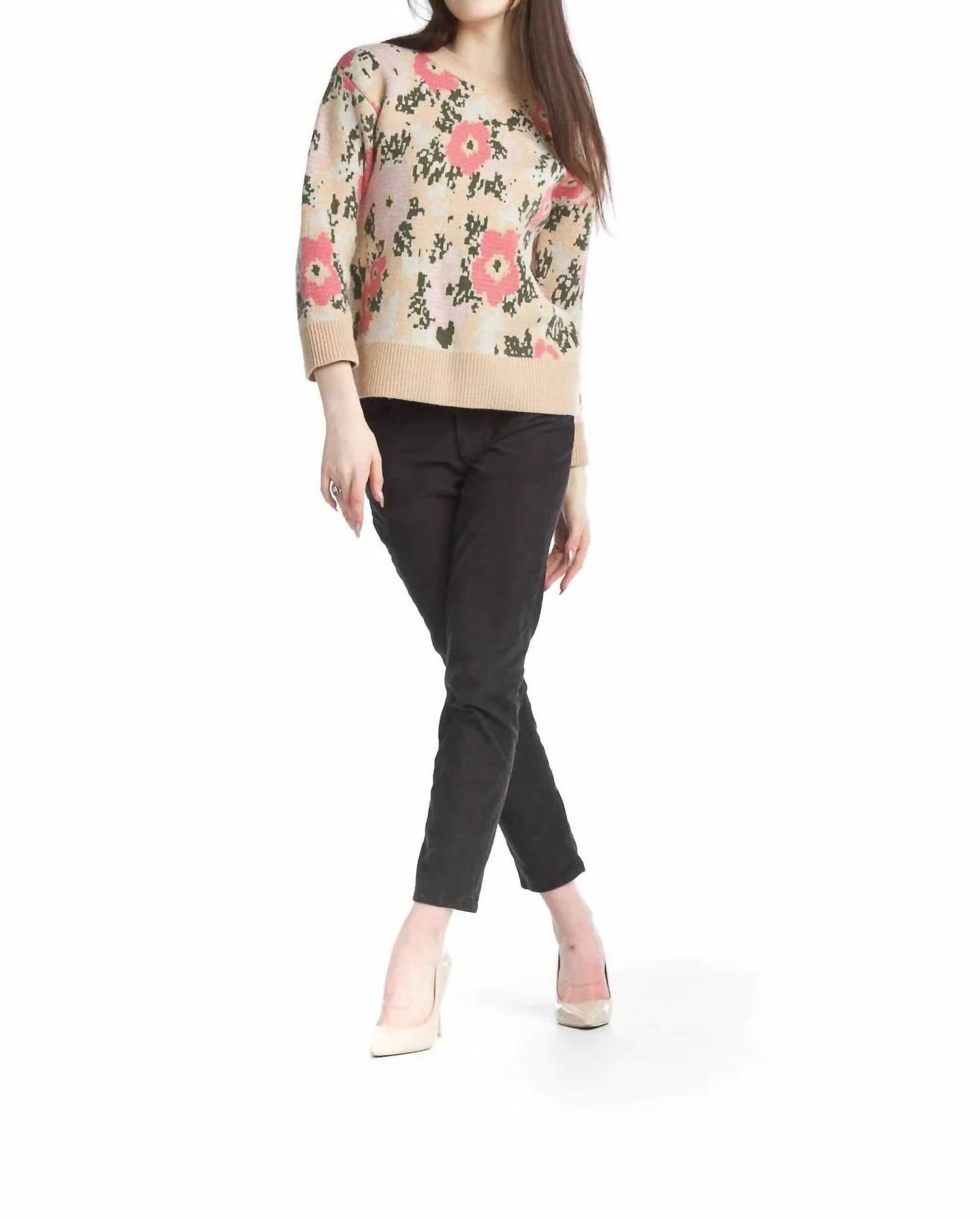 Papillon - Floral Jacquard Sweater