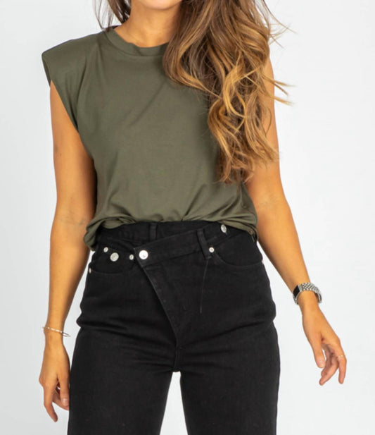 SLEEVELESS SHOULDER PAD TOP