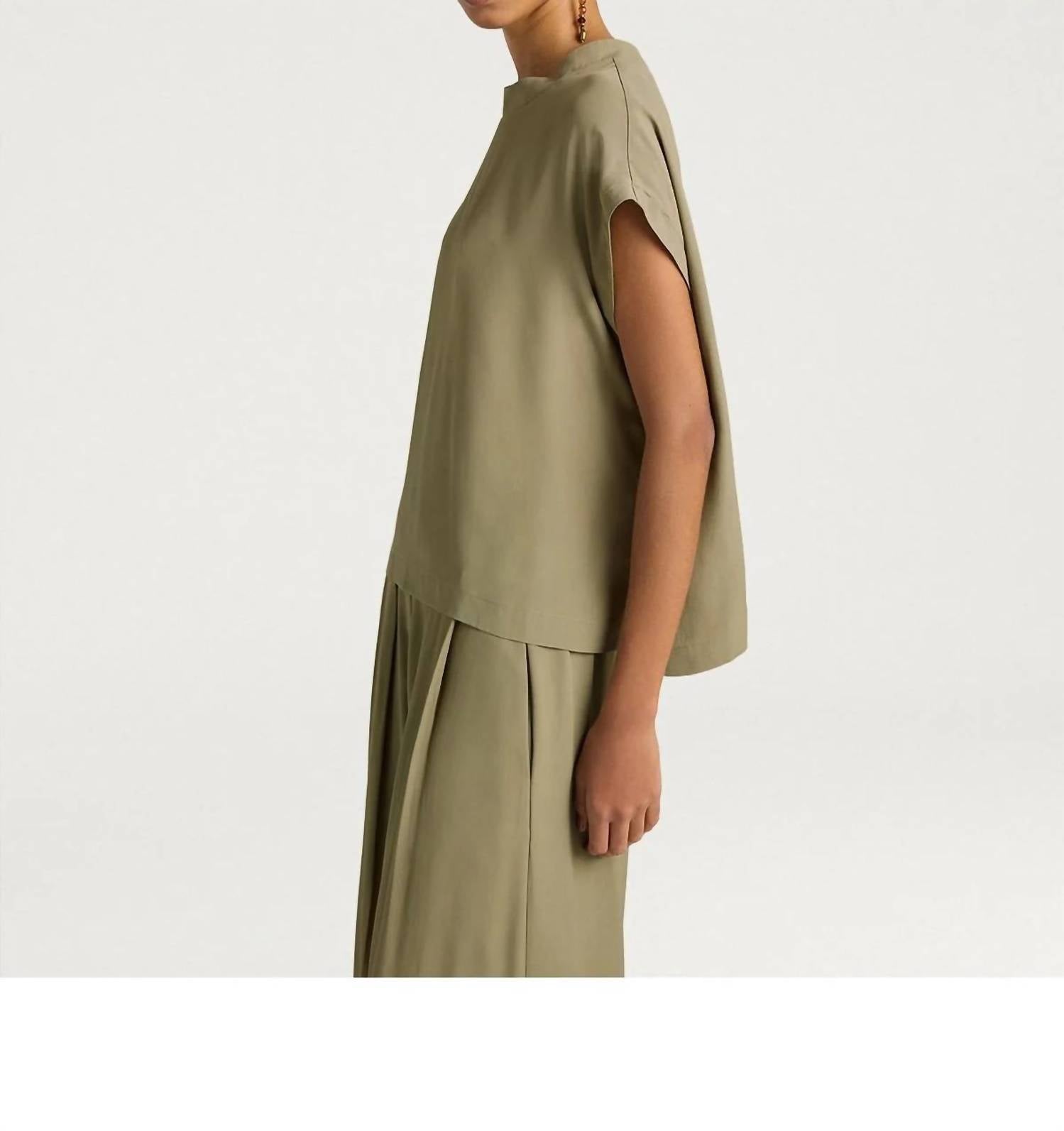 Momoni - Curacao Sleeveless Blouse
