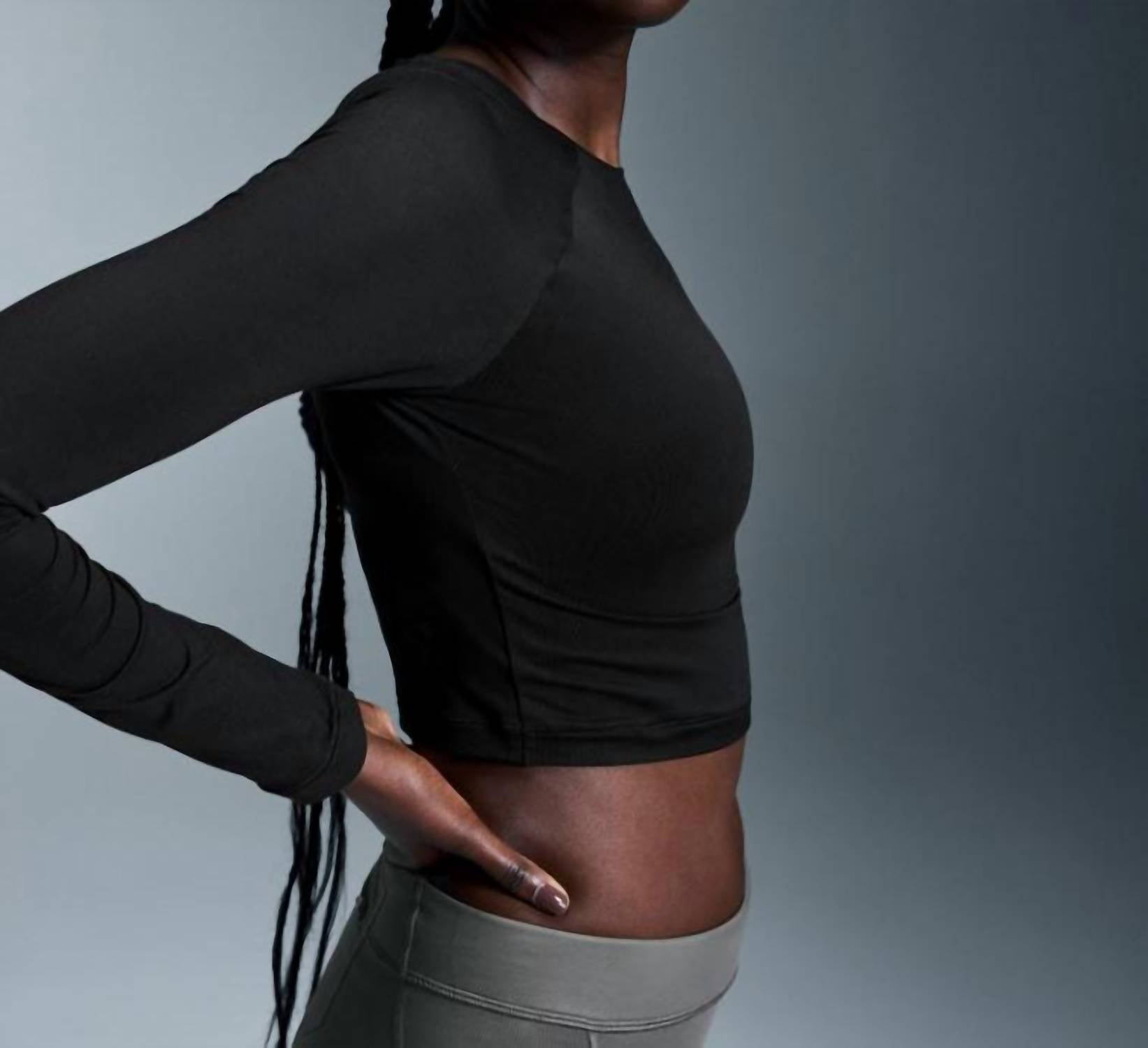 On - Studio Long-t Crop Top