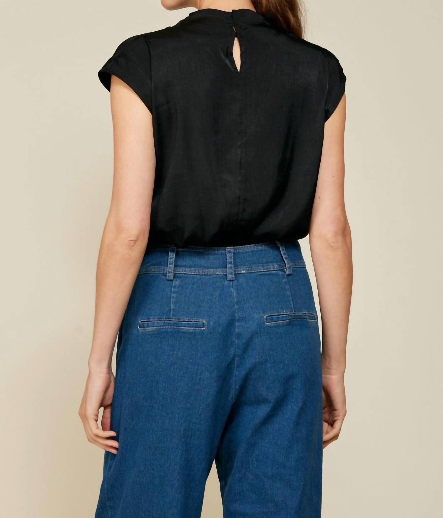 Line And Dot - Oxford Top