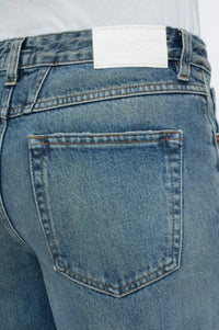 Closed - Gillan Mid-Rise Straight Leg Jean
