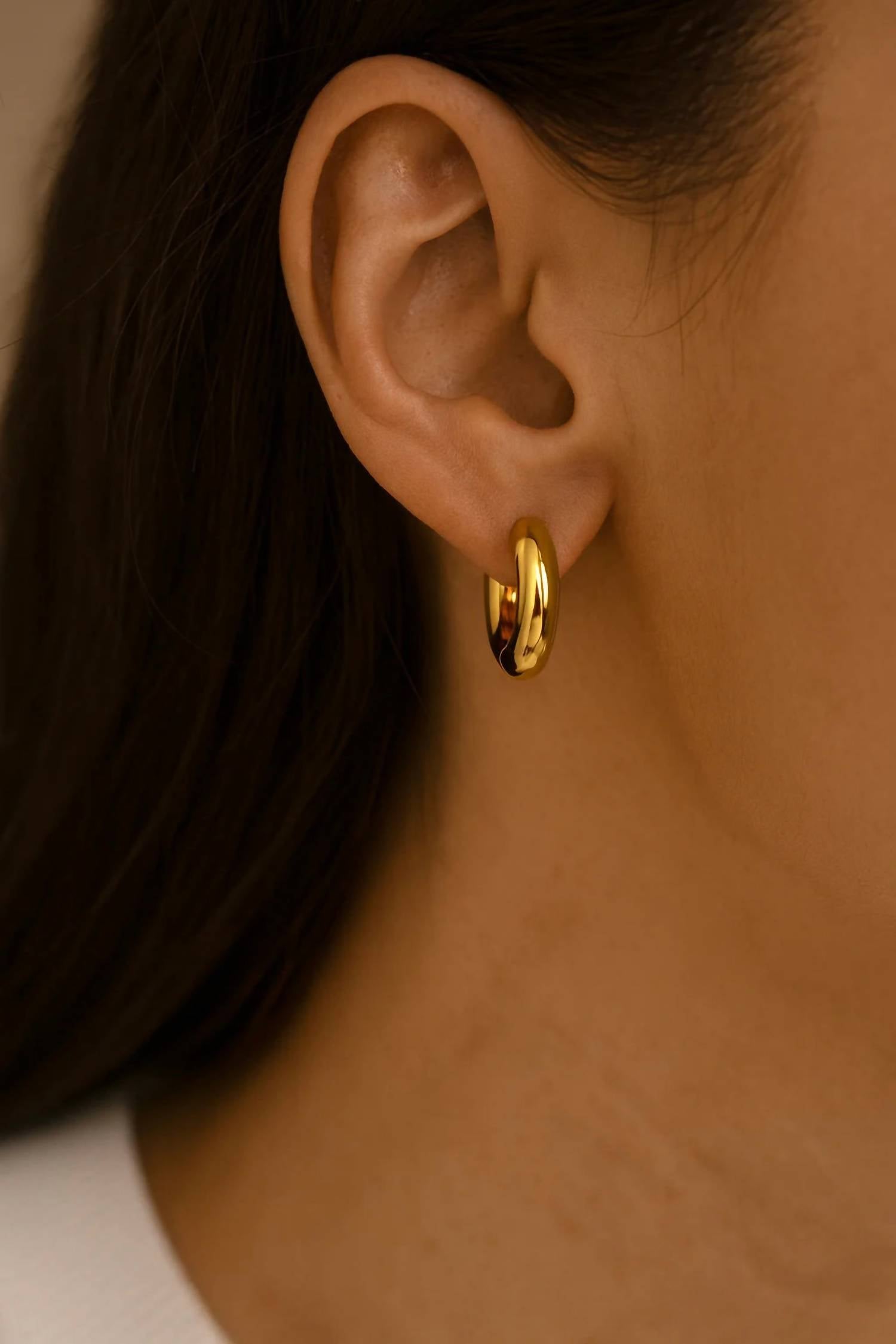 Eklexic - Women's Chunky Huggie Hoop Earrings
