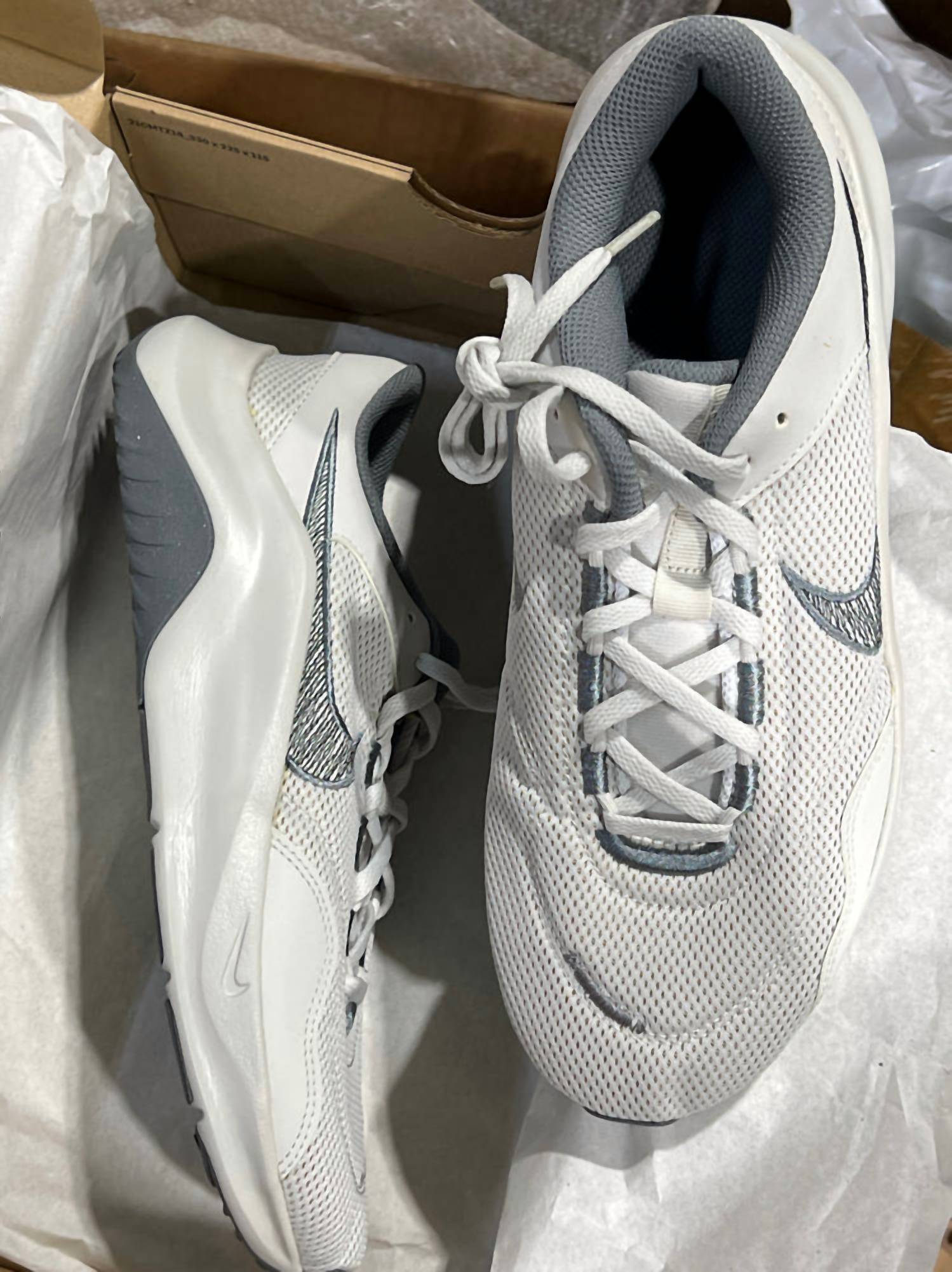 Nike - Men's Legend Essential 3 Trainers Shoe