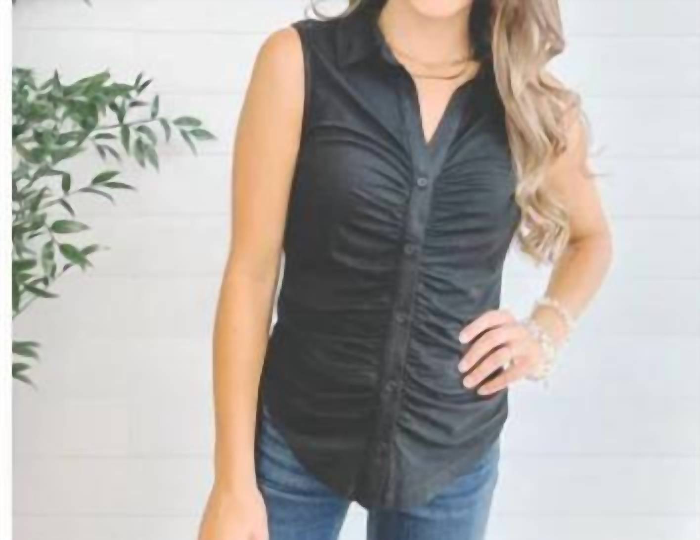 Fate + Fortune - Women's Mac And Me Sleeveless Ruched Button Front Top