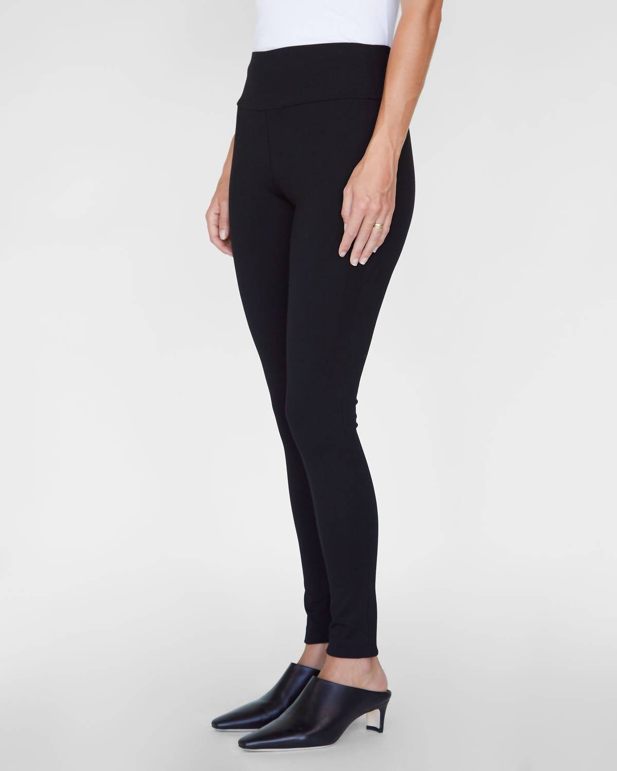 SPRWMN Ankle Stretch Legging Pants in black - women's pants - detail view