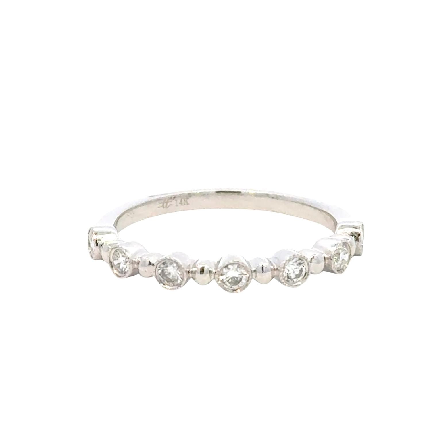 Aamiaa - 0.25 Carat Natural Diamond Bezel & Bar Band Ring - Size 6.5