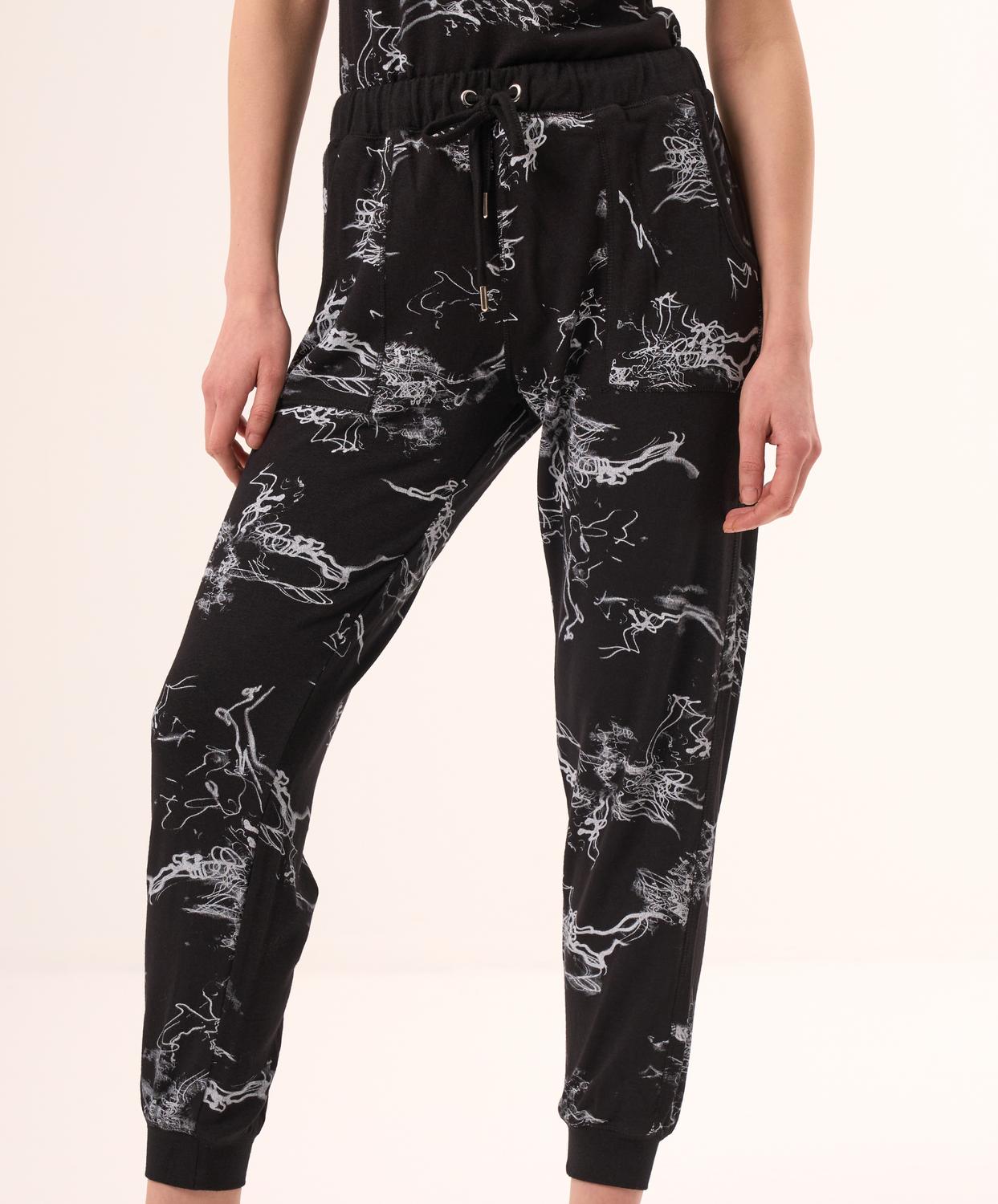 french kyss Women's Abstract Print Jogger in black white - women's pants - detail view