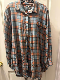 Easel Fredi Button Down Shirt in teal - women's shirt - detail view
