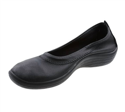 Arcopedico - Women's Guaja Shoes