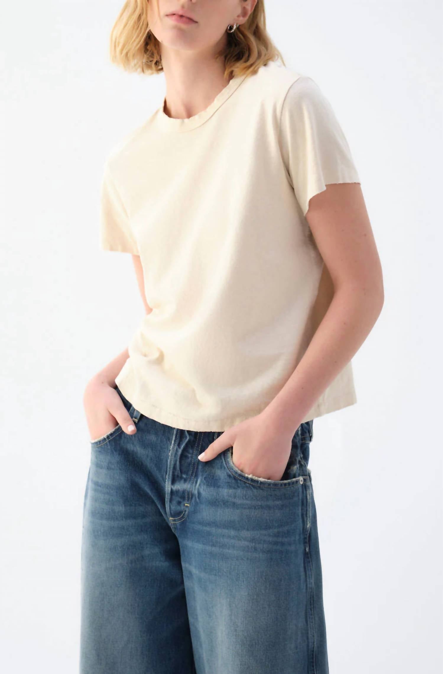 Amo - Love Relaxed Crewneck Tee