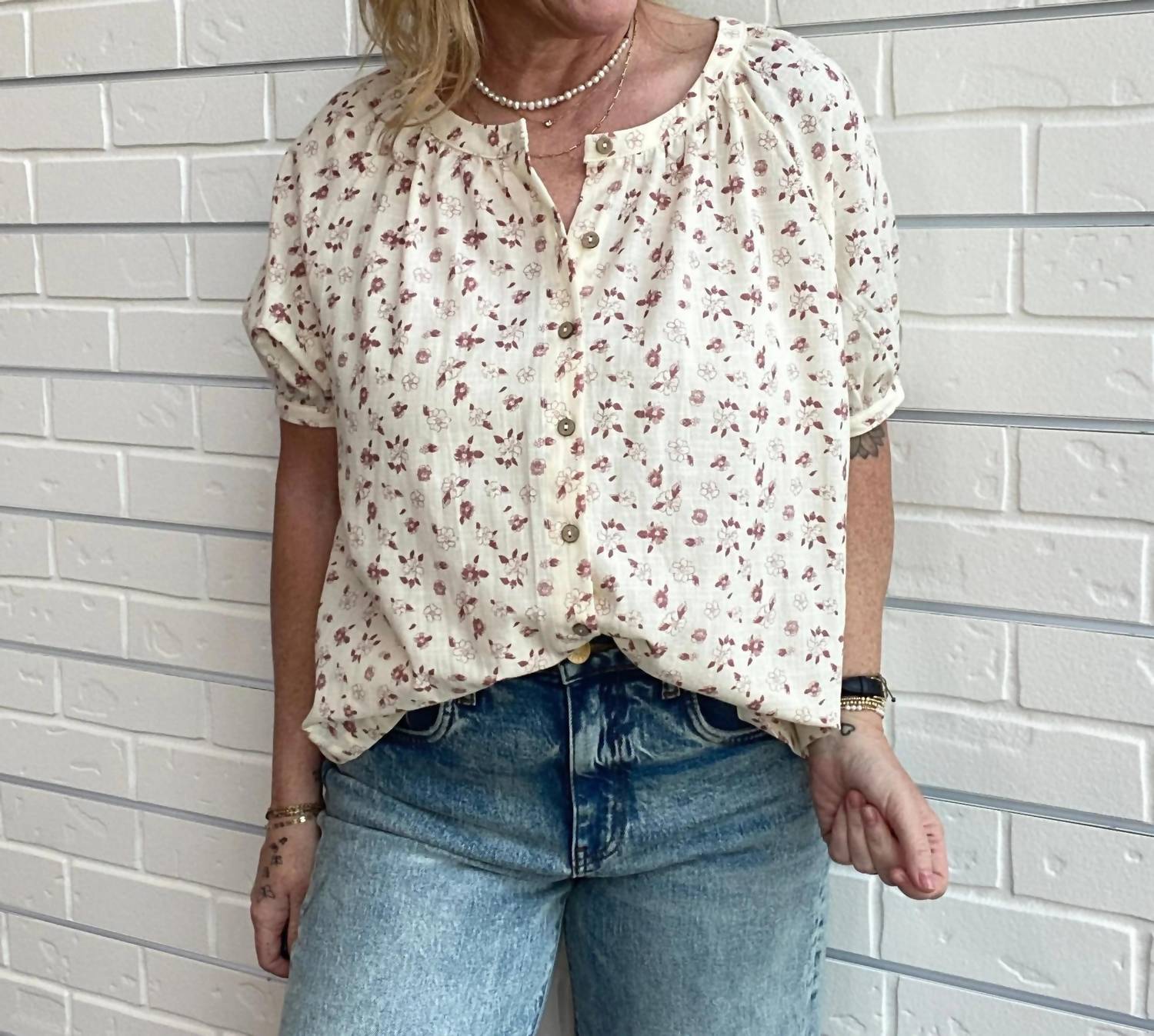 Vine & Love - Floral Puff Sleeve Button-down Blouse