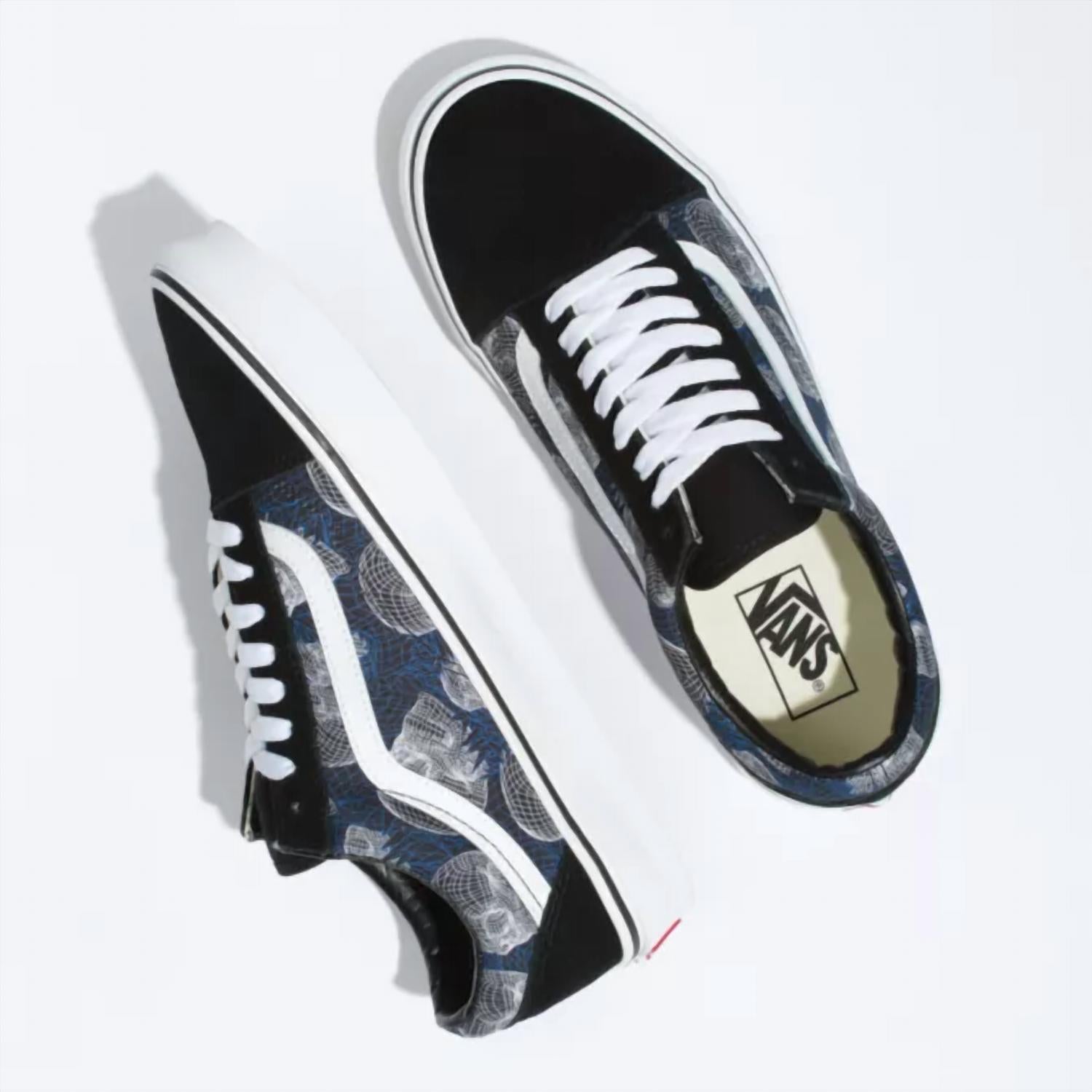 Vans - Men's Old Skool Wireframe Skulls Print Skate Shoes