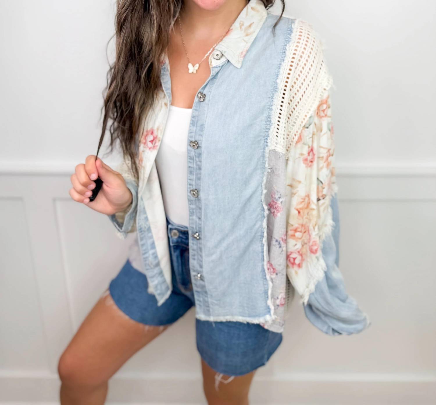 Pol - All The Beauty Cotton Long Sleeve Button Up Top