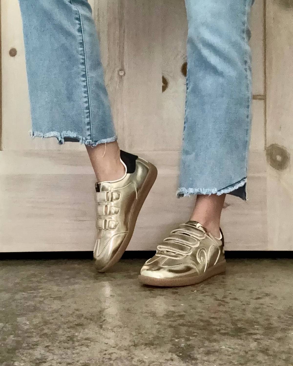 Vintage Havana - Women's Foil Velcro Strap Shoes