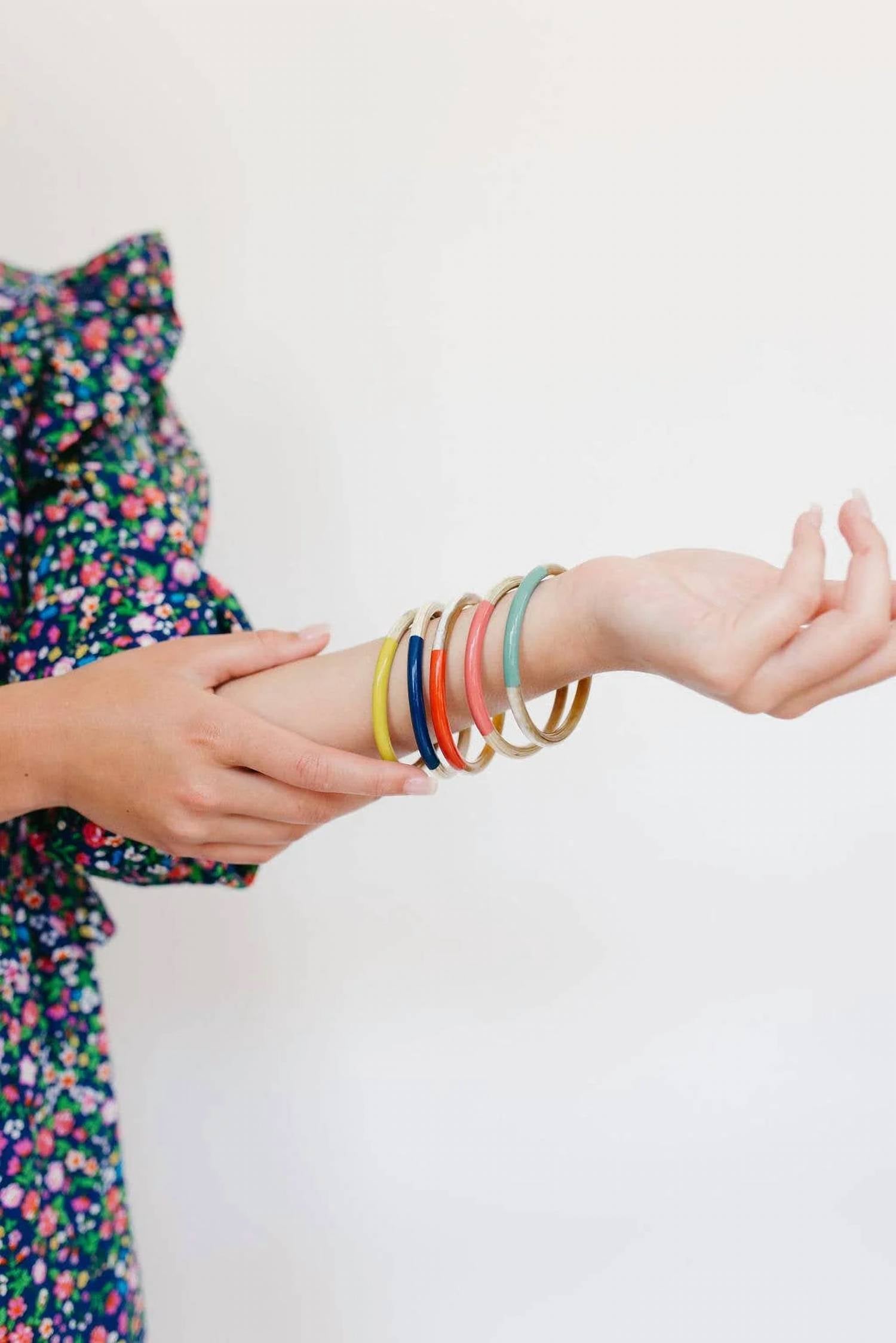Sunshine Tienda - Women's Colorful Desert Bangle Set