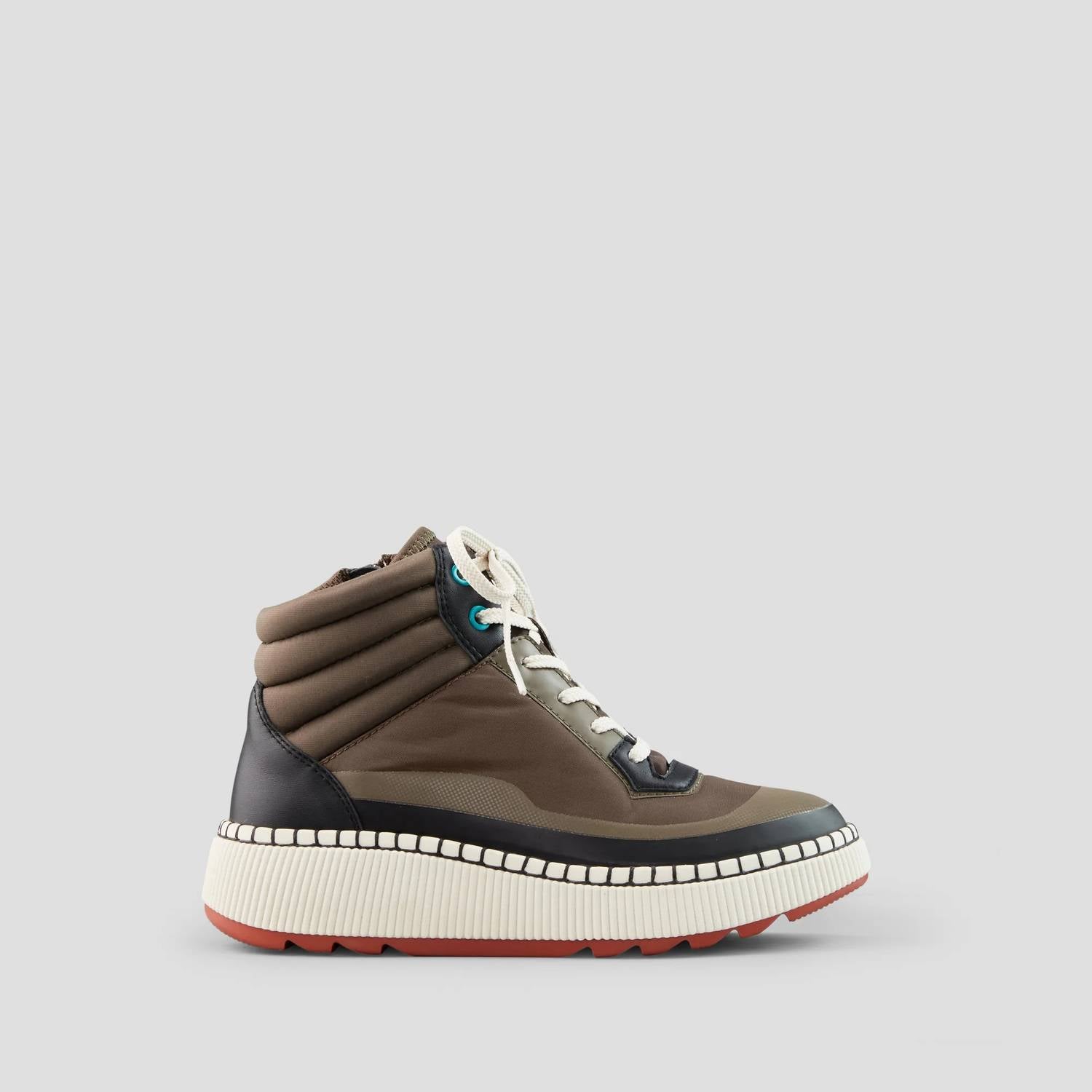 Women Savant Sneaker