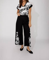Frank Lyman - Floral Embroidered Wide-leg Trousers