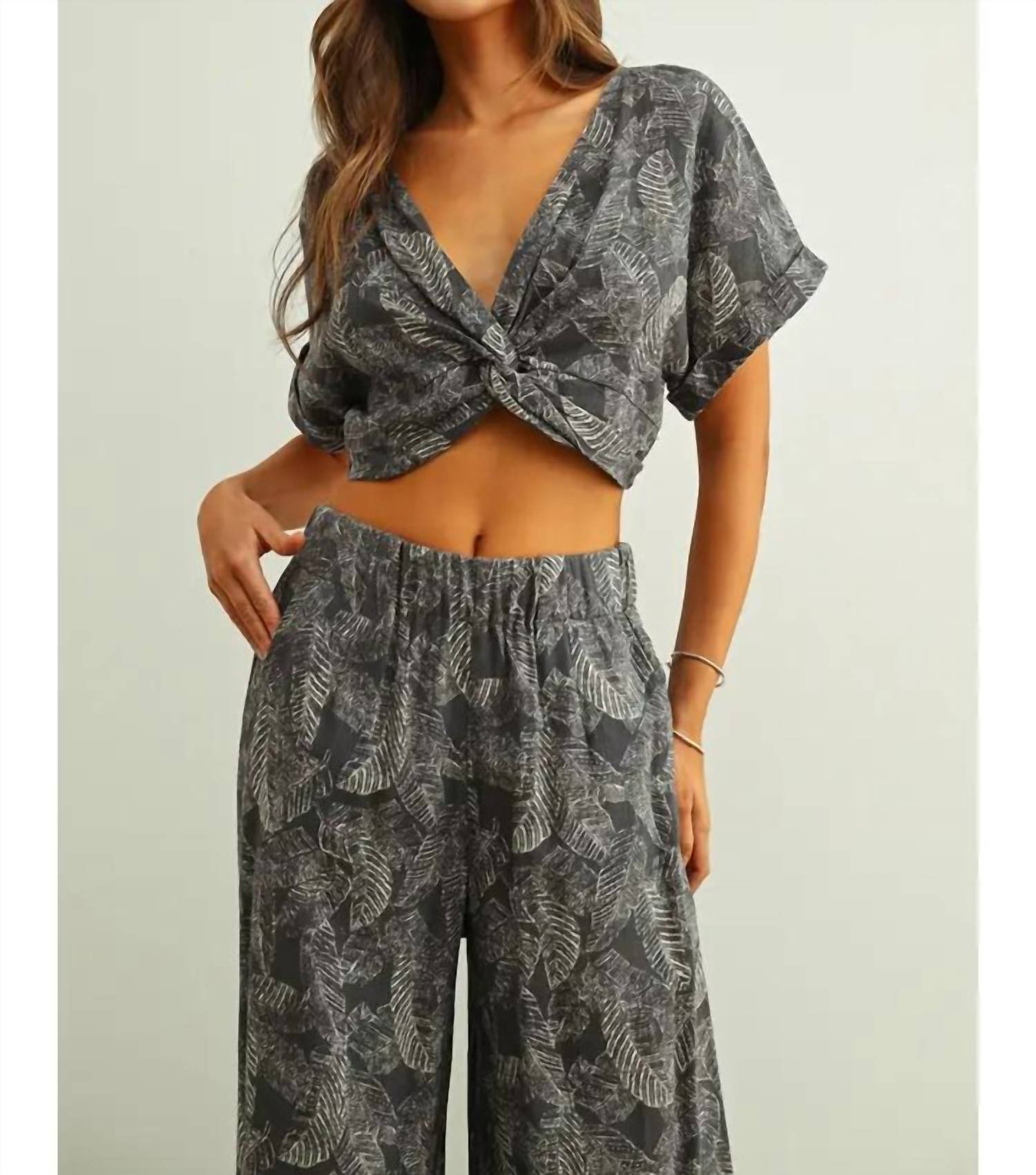 Miou Muse - Leaf Print Faded Effect Twist Front Top