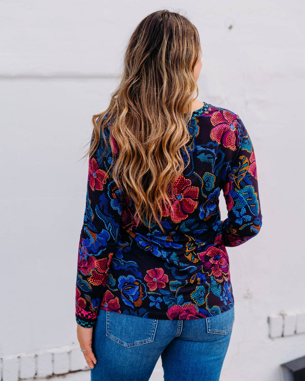 Johnny Was - Janie Favorite Long Sleeve V‑neck Swing Tee
