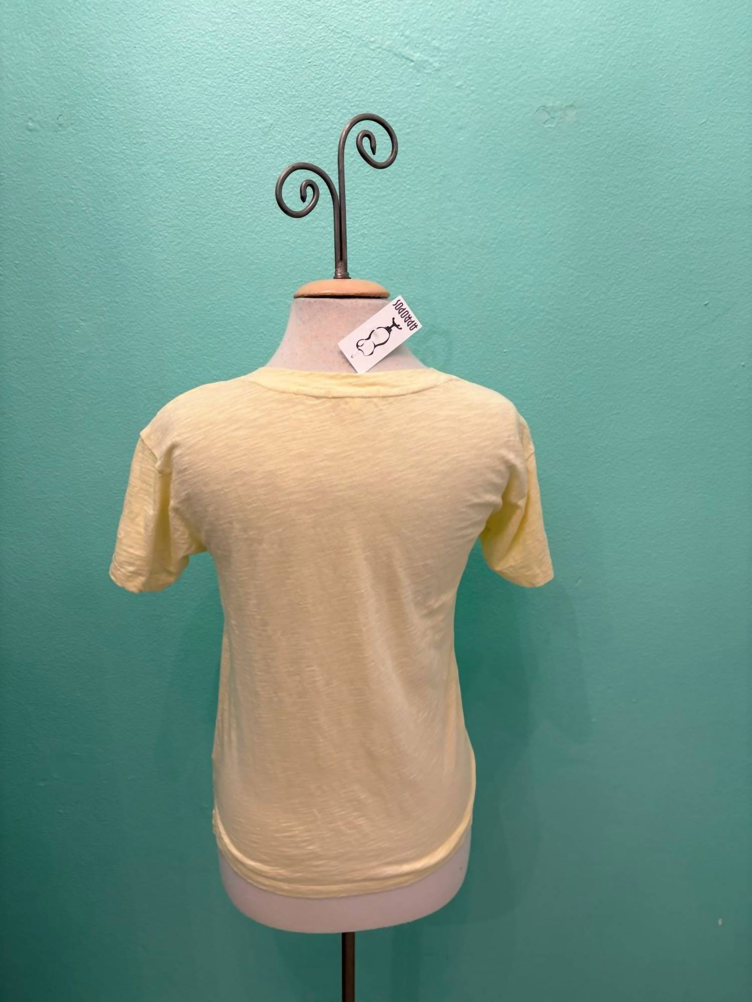 Mododoc - Women's Short Sleeve V-neck Boxy Tee