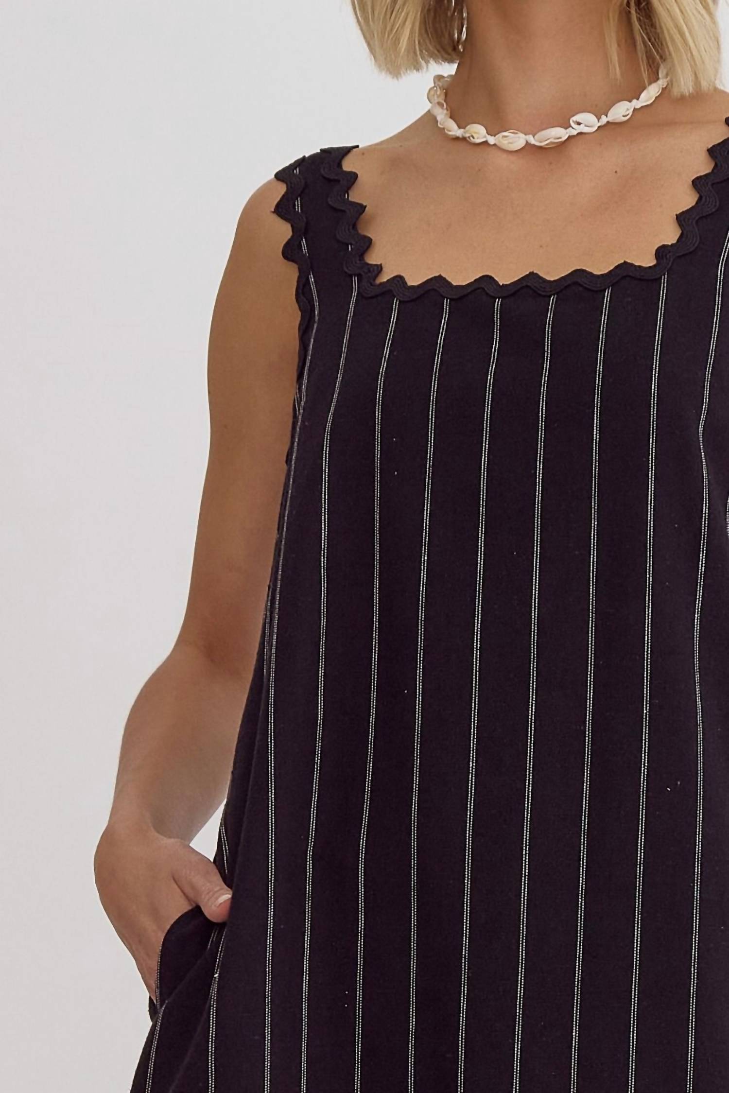 Entro - Boutique Chic Midi Dress