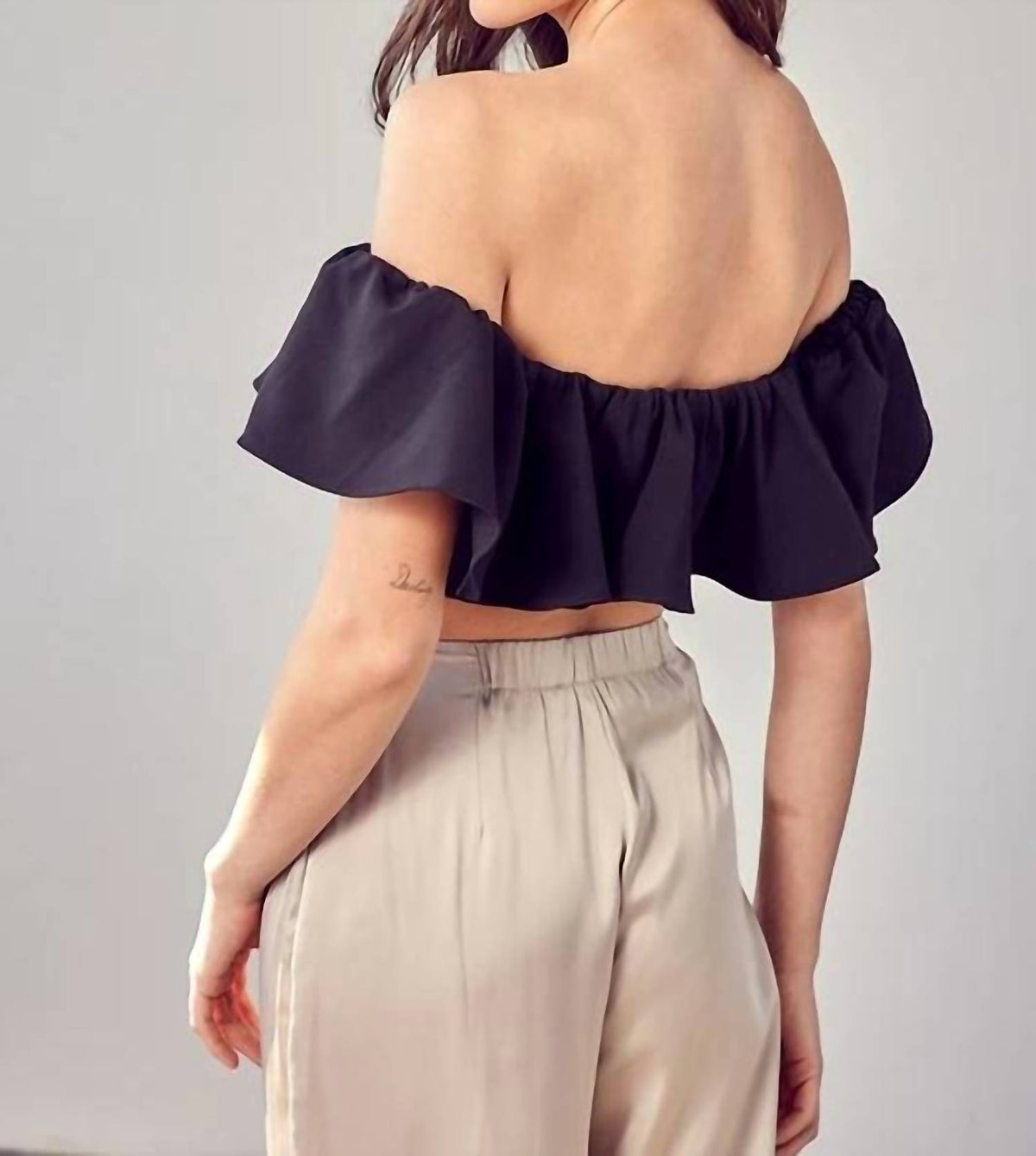 Do+Be - Open Shoulder Ruffle Crop Top