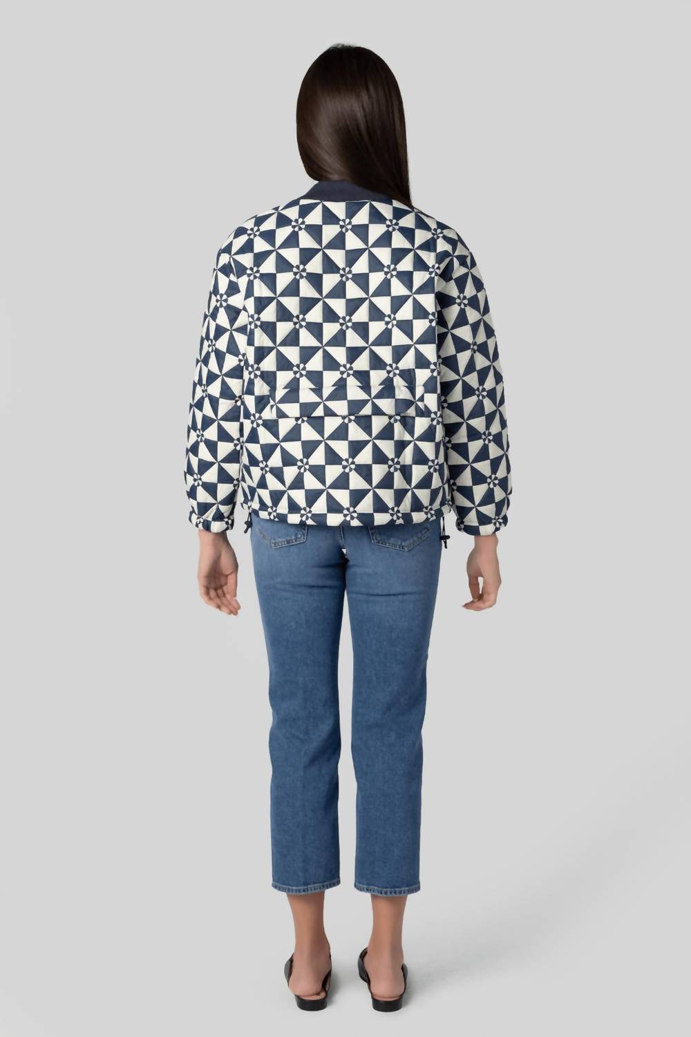 THE GREAT. Alps Puffer Jacket in quilted vintage navy 1 - women's jacket - detail view