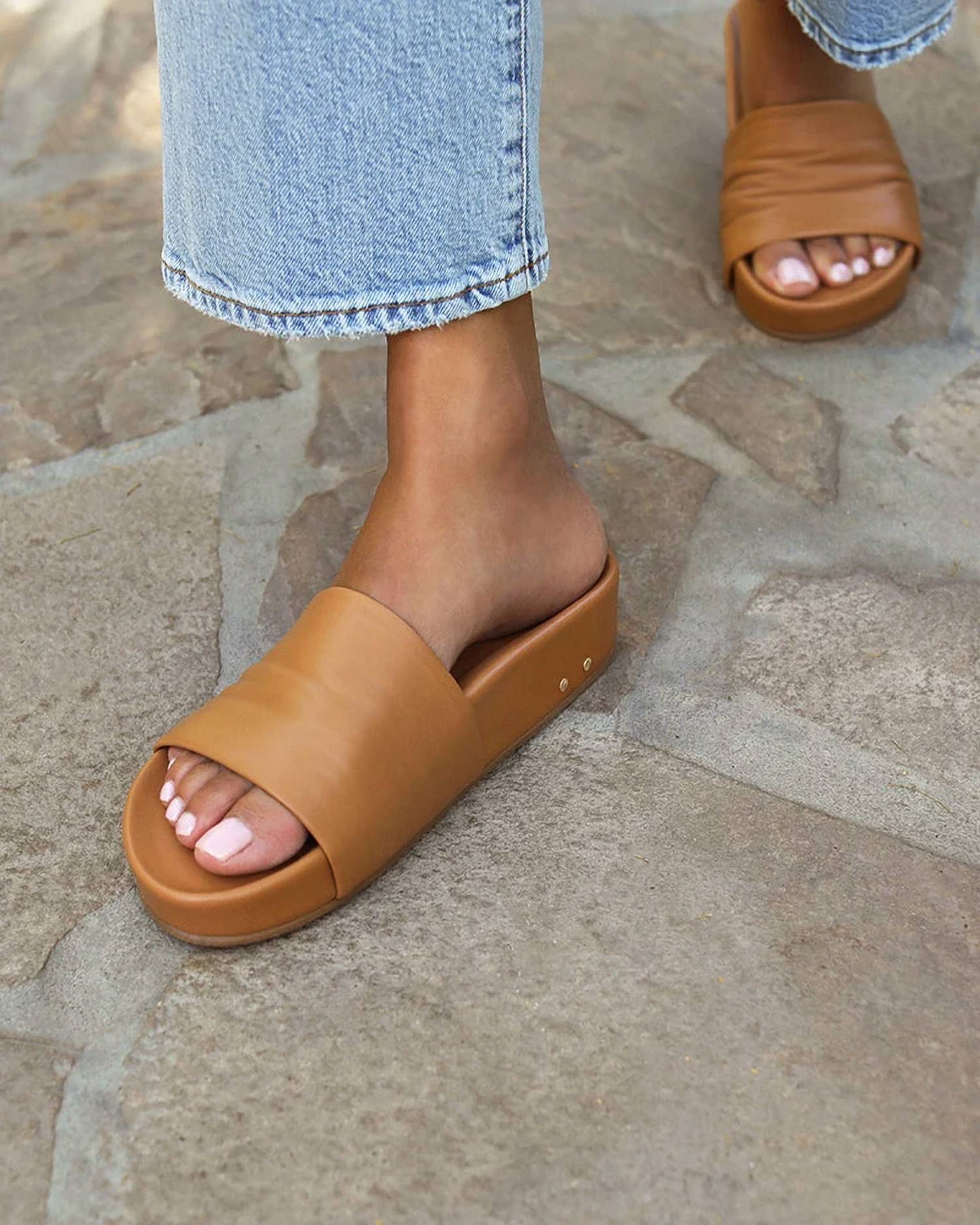 Beek - Women's Pelican Leather Platform Sandal