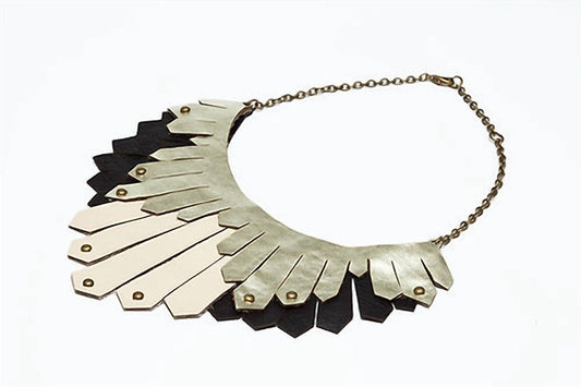 Avenue Chic - Women's Collar Torcaza Necklace