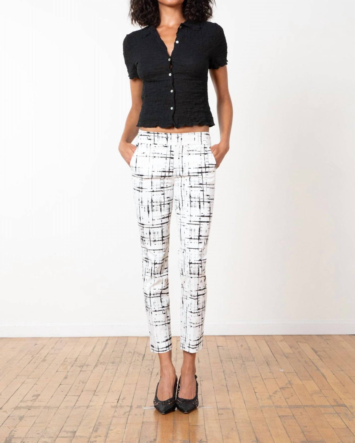 Avenue Montaigne Lulu Straight Cropped Pant in graffiti white - women's pants