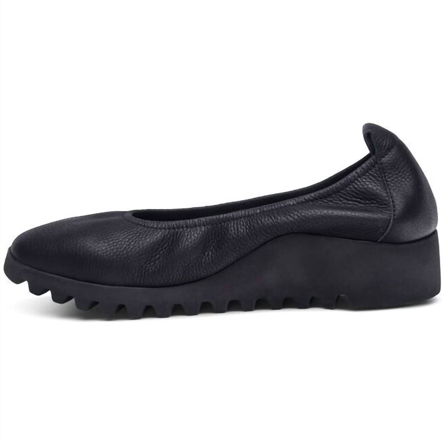 Aetrex Women's Brianna Ballet Flat in black 1 - women's flats - detail view