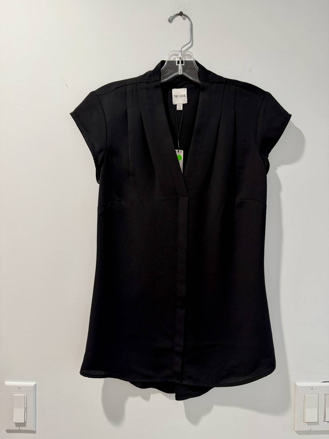 Nic + Zoe - Go To Vee Neck Top