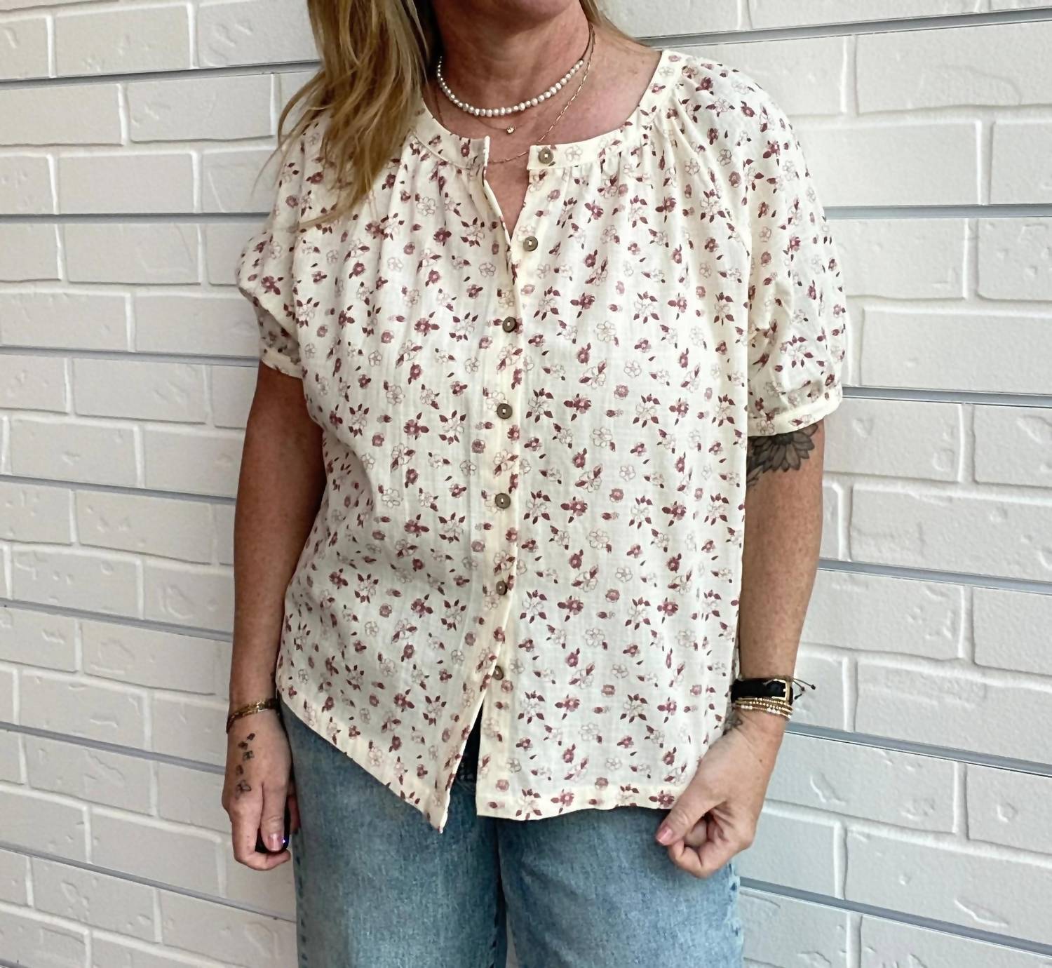 Vine & Love - Floral Puff Sleeve Button-down Blouse